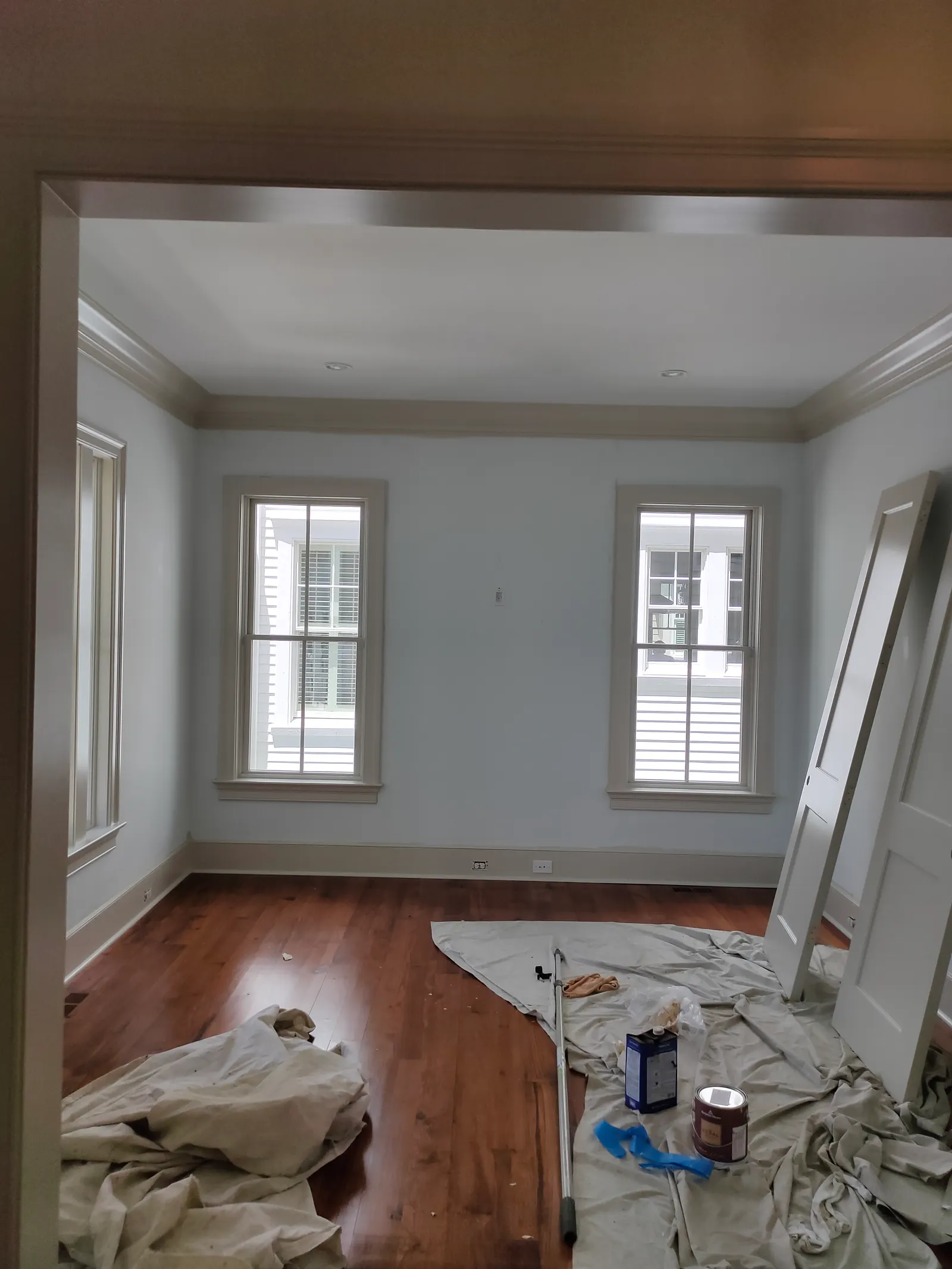 Repainting a bedroom in Pace Florida